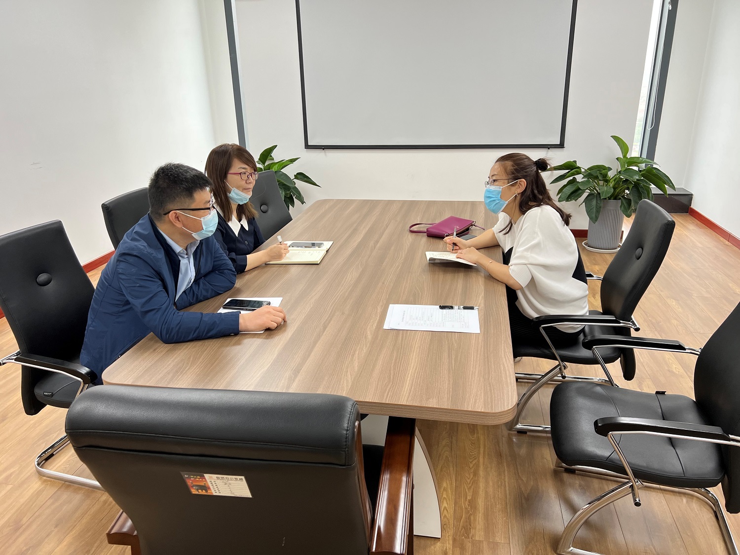 校企聯(lián)動(dòng)育英才 工商管理系啟動(dòng)“訪企拓崗促就業(yè)”專項(xiàng)行動(dòng)，深化教育咨詢服務(wù)發(fā)展路